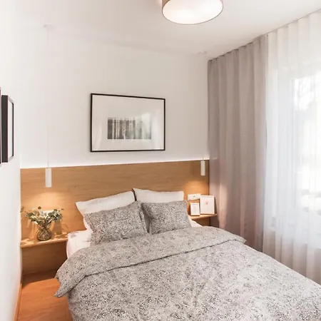 Апартаменты Cozy In The Center *