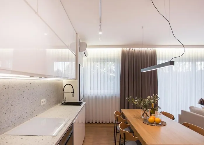 Cozy In The Center *