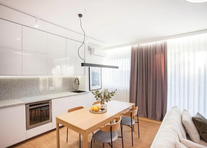 Cozy In The Center *